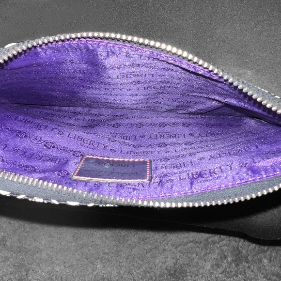 London Liberty Cosmetic Case - Picture 5 of 6